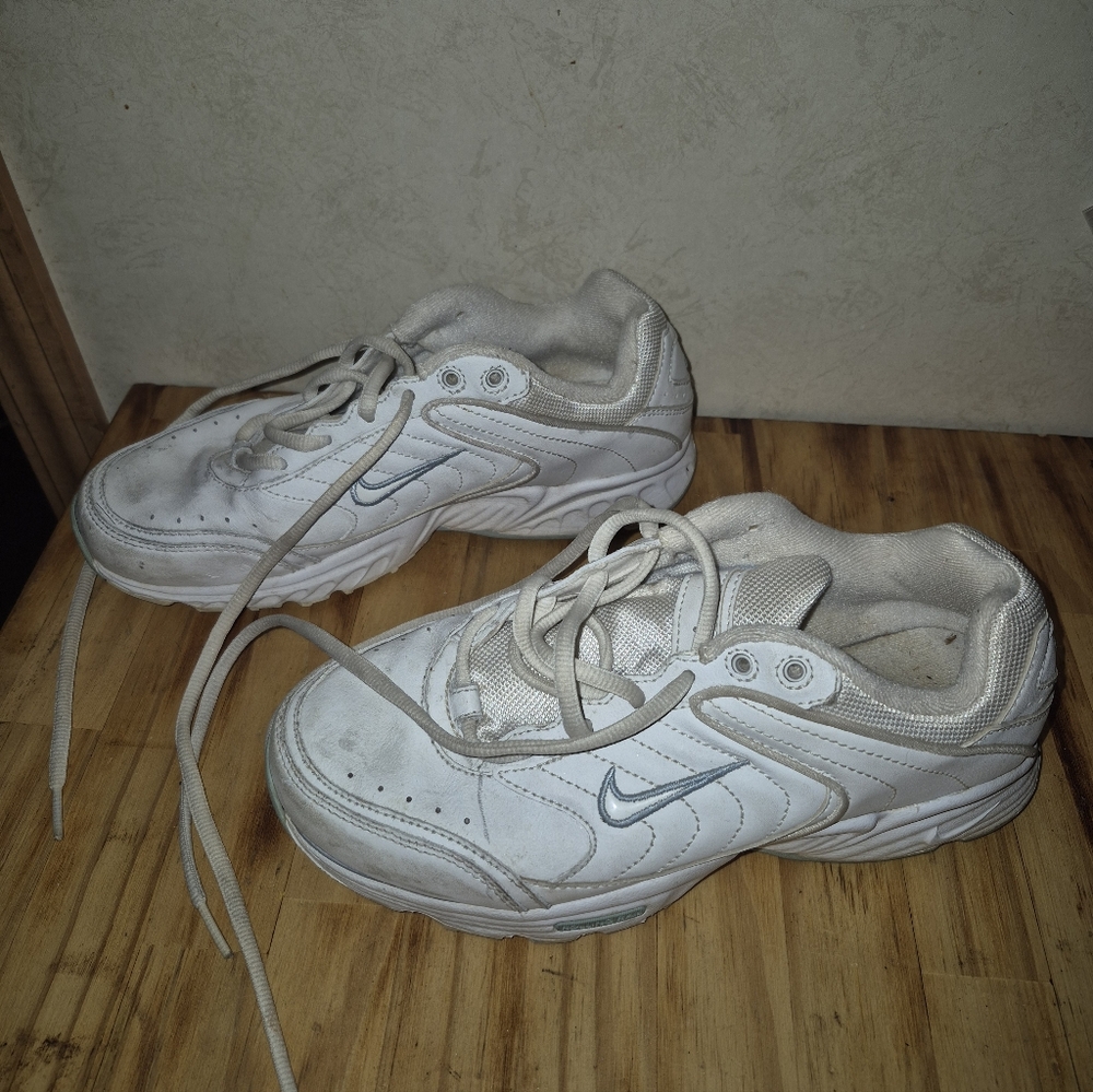 Women's White Nike Shoes